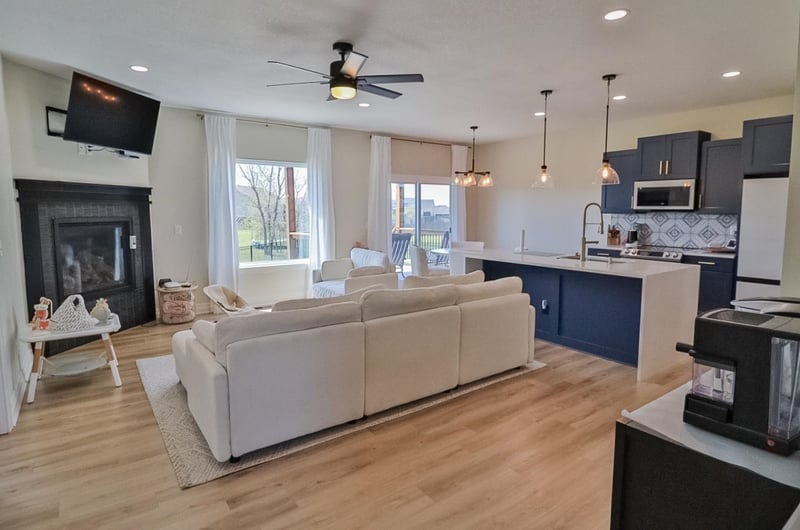 5247 Cambridge St, Bel Aire, KS 67226