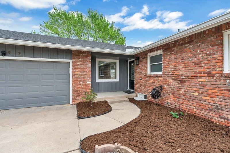 4762 Krueger , Bel Aire, KS 67220