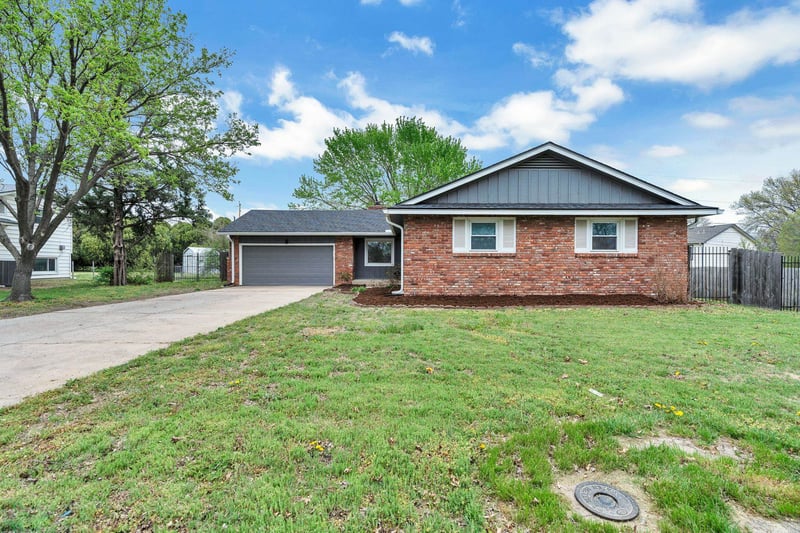 4762 Krueger , Bel Aire, KS 67220