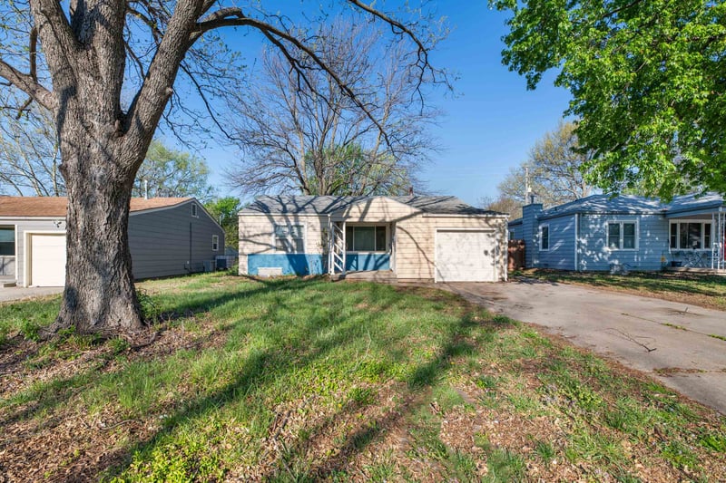 2331 Dellrose Ave, Wichita, KS 67218