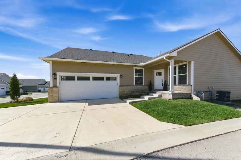 331 127th St E Unit 402, Wichita, KS 67206