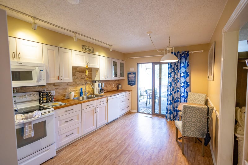 8201 Harry St #1402, Wichita, KS 67207