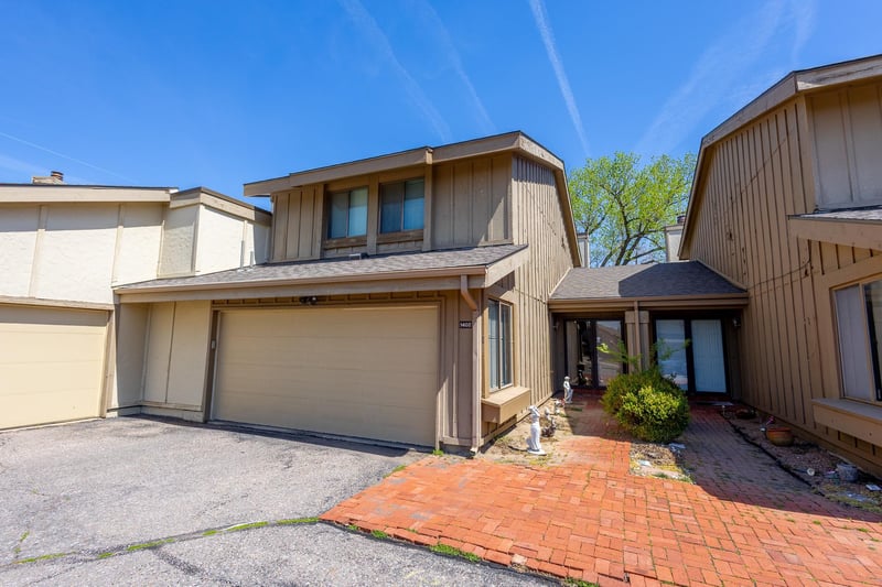 8201 Harry St #1402, Wichita, KS 67207