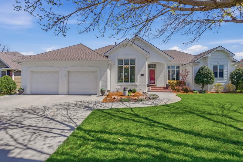 8128 W Meadow Pass Ct, Wichita, KS 67205