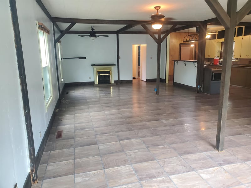 1112 4th , Arkansas City, KS 67005