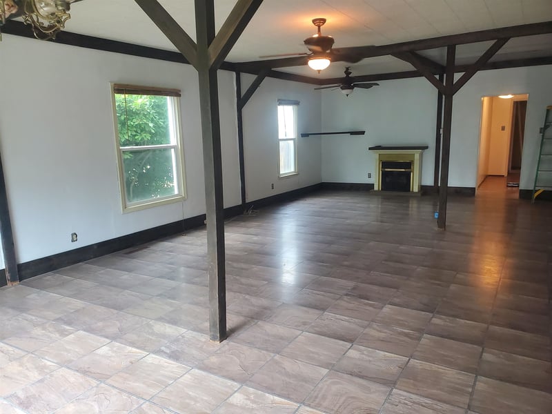 1112 4th , Arkansas City, KS 67005