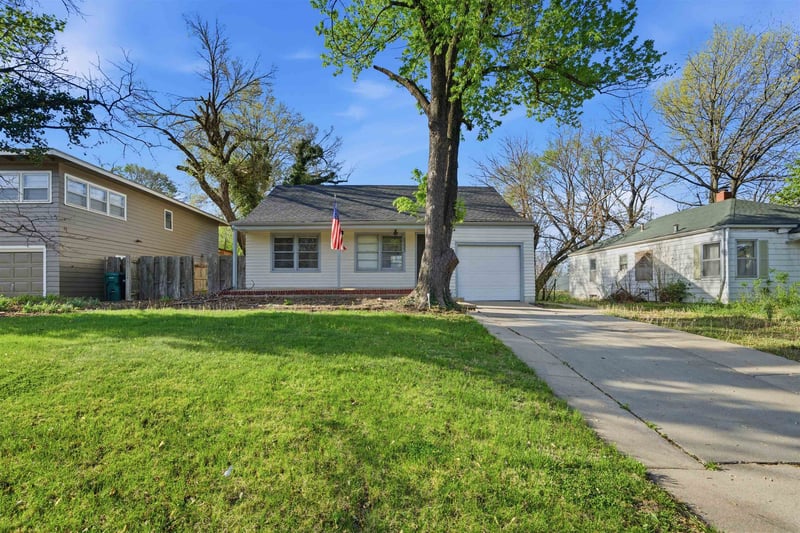 3333 Bayley St, Wichita, KS 67218