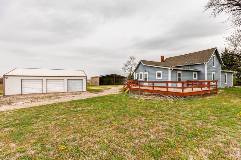628 Mulberry Rd, Minneapolis, KS 67467