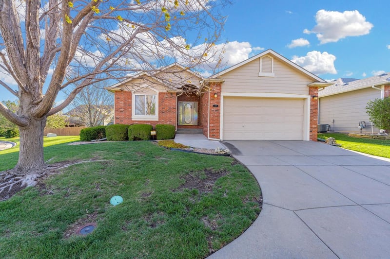 118 N Castle Rock St, Wichita, KS 67230