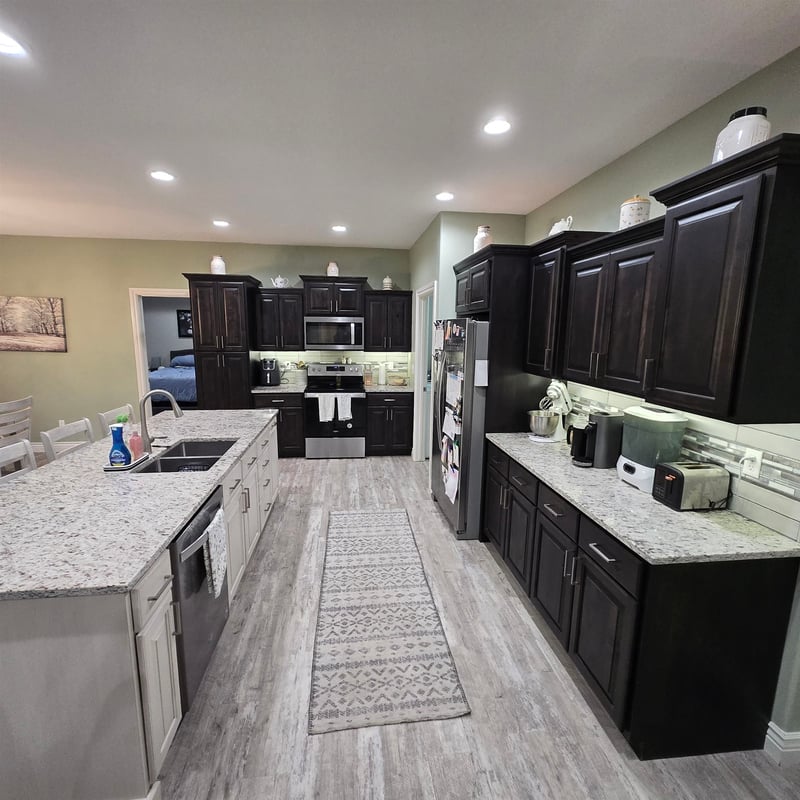 433 W 4th St, Solomon, KS 67480