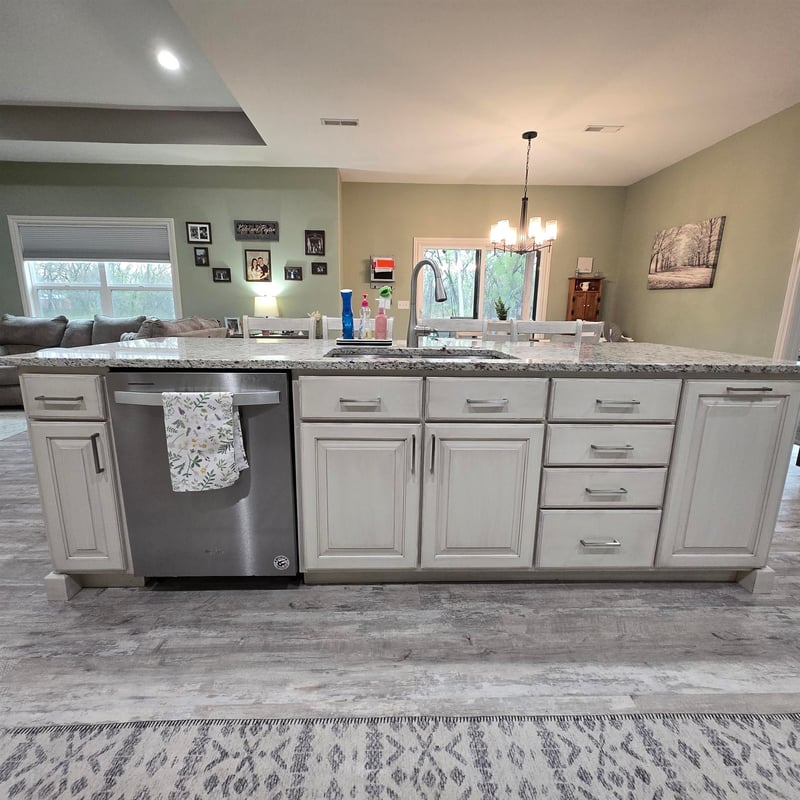 433 W 4th St, Solomon, KS 67480