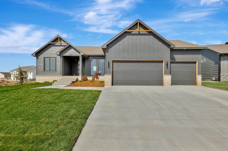 2530 Emerald Ct, Andover, KS 67002