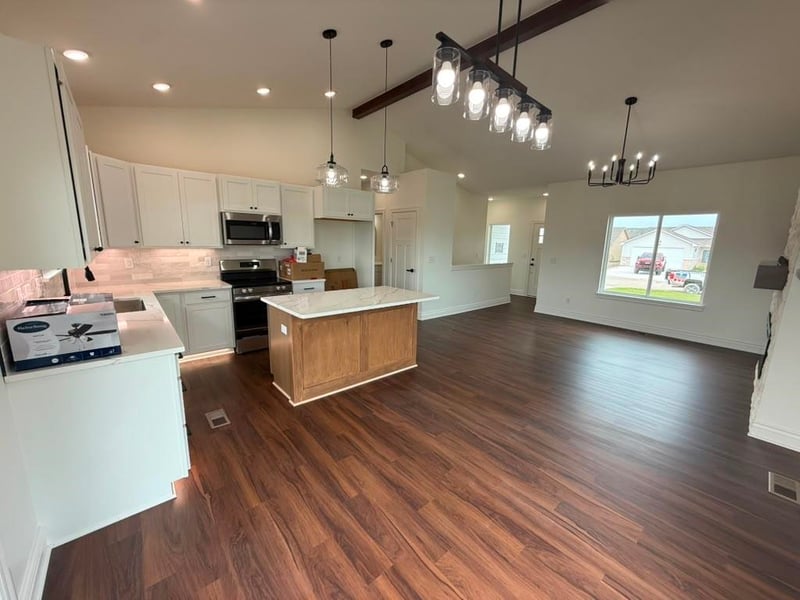 5037 Toben Dr, Bel Aire, KS 67226