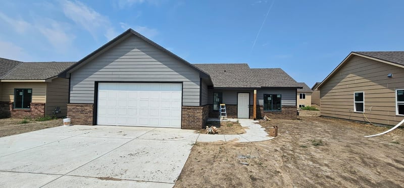 5085 N Toben Dr, Bel Aire, KS 67226