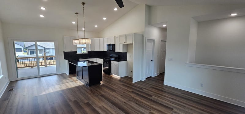 5073 N Toben Dr, Bel Aire, KS 67226