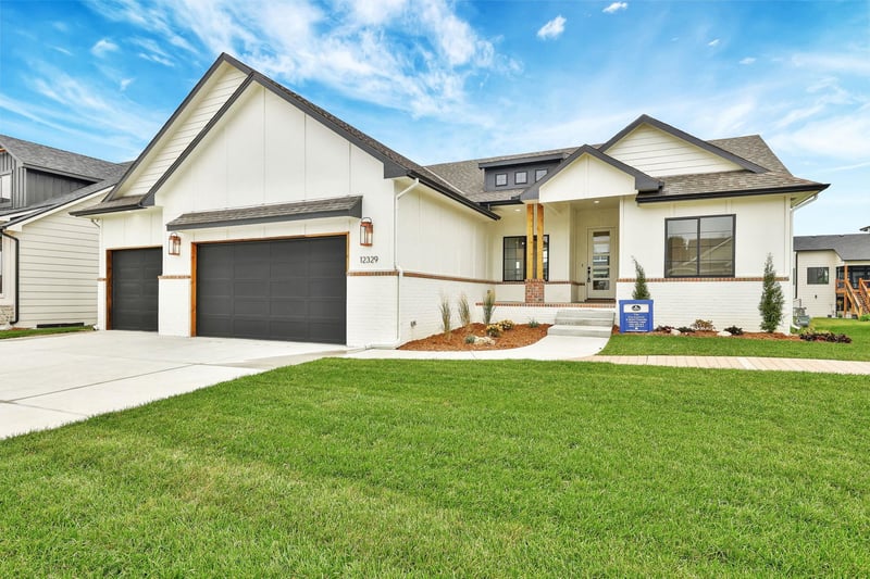 2513 Bluestone St, Andover, KS 67002