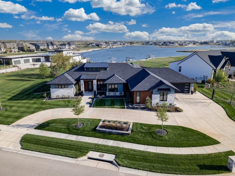 4855 W Brisco St, Wichita, KS 67205