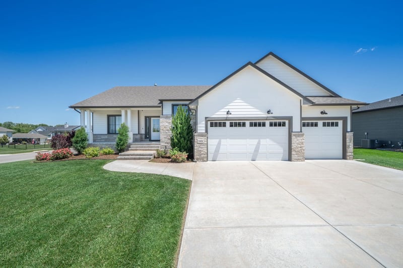 1604 Shadow Rock Dr, Andover, KS 67002