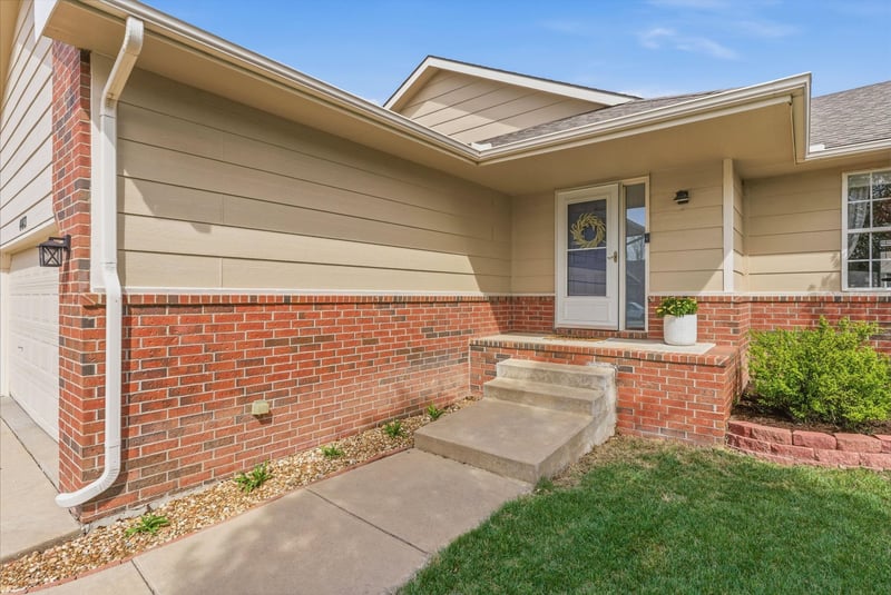4413 E Falcon St, Wichita, KS 67220