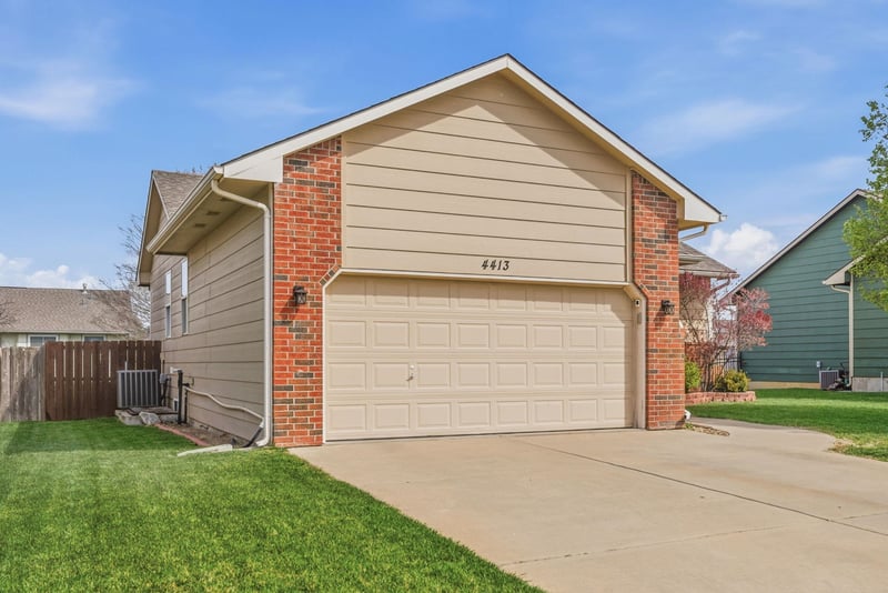 4413 E Falcon St, Wichita, KS 67220