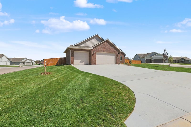 15513 E Hazel Nut Ct, Wichita, KS 67230