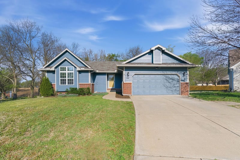 251 N Prairie Creek Ct, Kechi, KS 67067