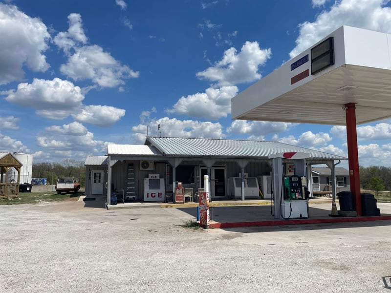 11928 141st Rd, Winfield, KS 67156