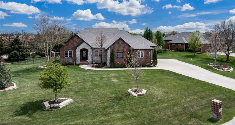 1809 E Elk Ridge Ave, Goddard, KS 67052