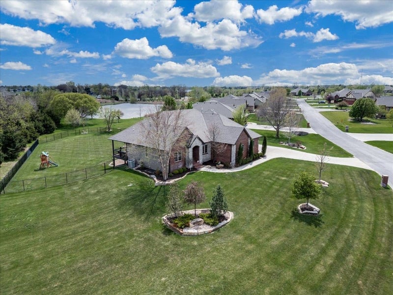 1809 E Elk Ridge Ave, Goddard, KS 67052