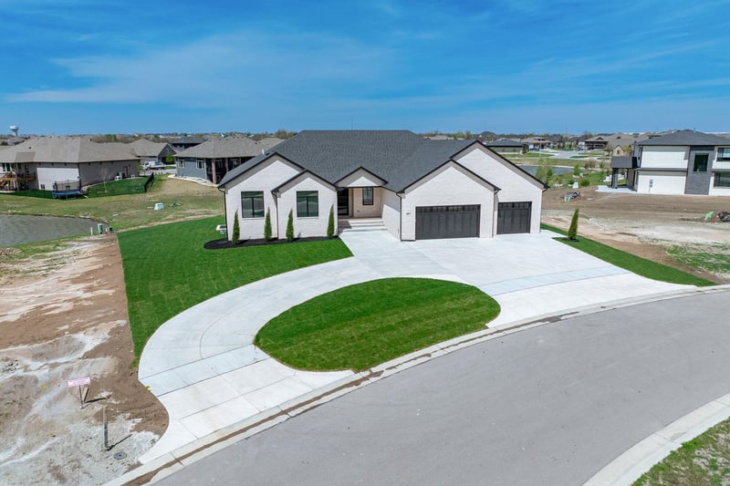 4817 Bridgewood Ct, Wichita, KS 67226