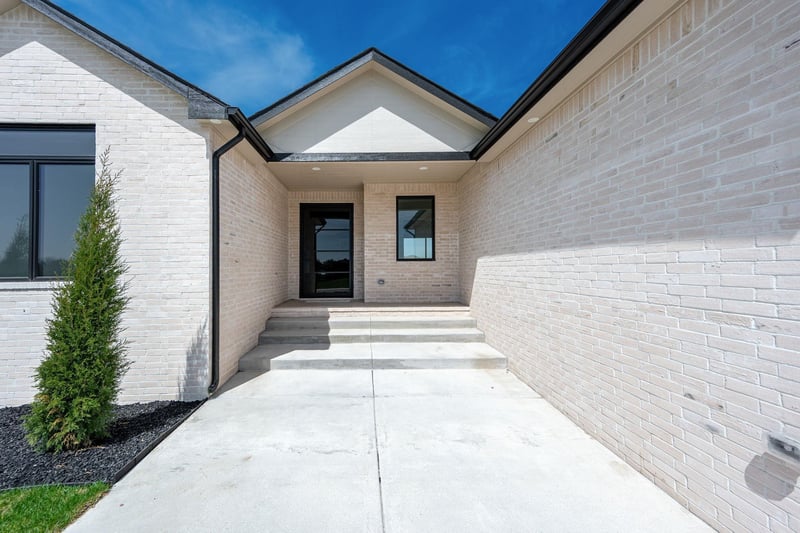 4817 Bridgewood Ct, Wichita, KS 67226