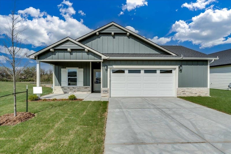1799 Redbud Ln, Goddard, KS 67052