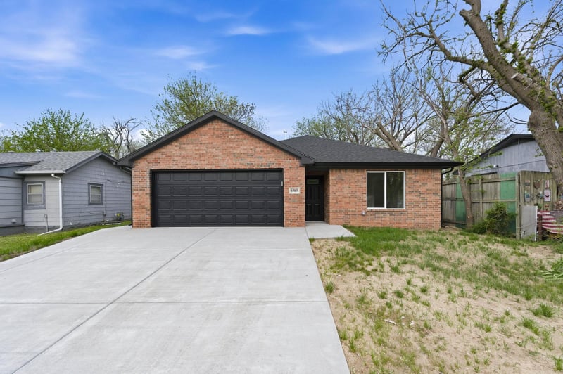 1707 S Dodge Ave, Wichita, KS 67213