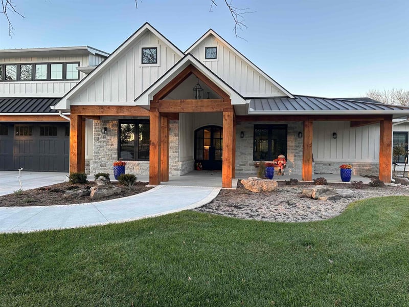 9040 Isabelle St, Valley Center, KS 67147