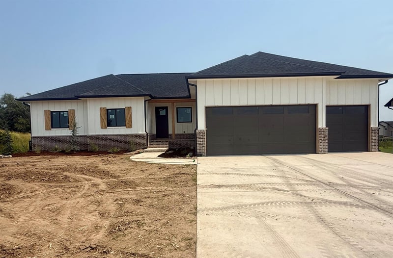 1007 S Brookside St, Goddard, KS 67052
