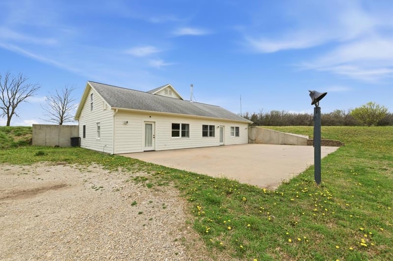 20955 SW Indianola Rd, Douglass, KS 67039