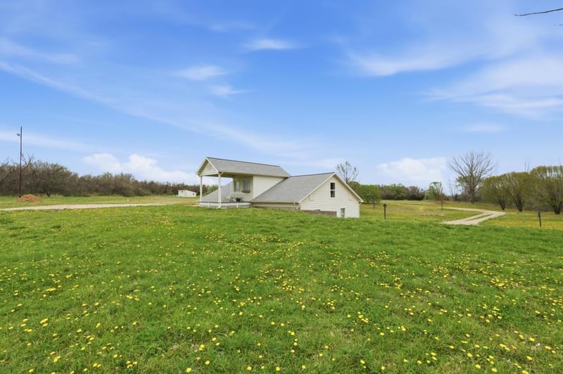 20955 SW Indianola Rd, Douglass, KS 67039