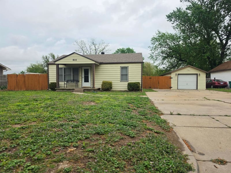 814 Clara St, Wichita, KS 67212