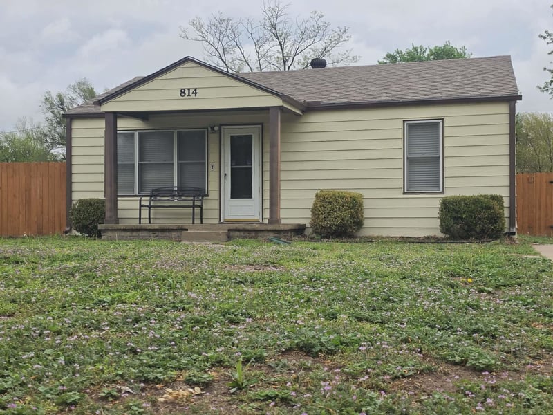 814 Clara St, Wichita, KS 67212