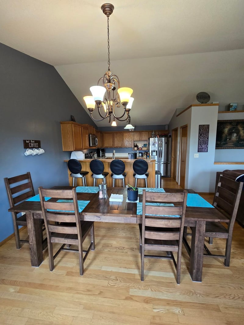 8841 N Hidden Ln, Park City, KS 67147