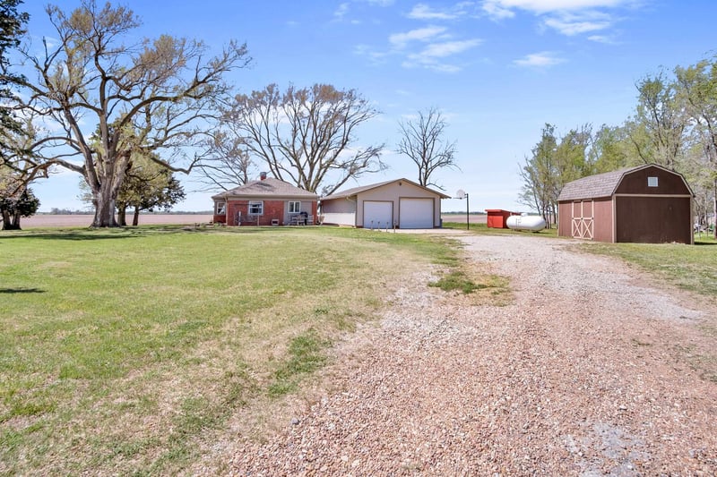 24000 W 95th St S, Viola, KS 67149