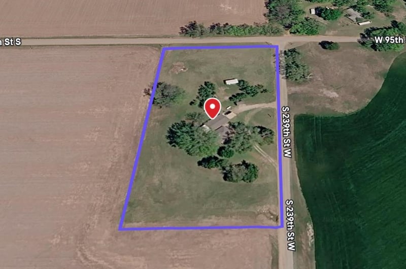 24000 W 95th St S, Viola, KS 67149