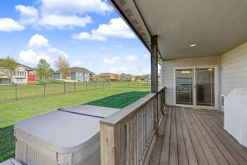 2601 Aberdeen Ln, Salina, KS 67401