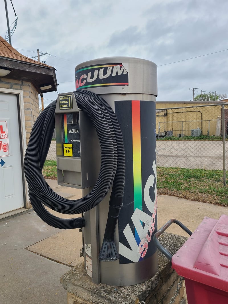 106 S Washington St, Marquette, KS 67464