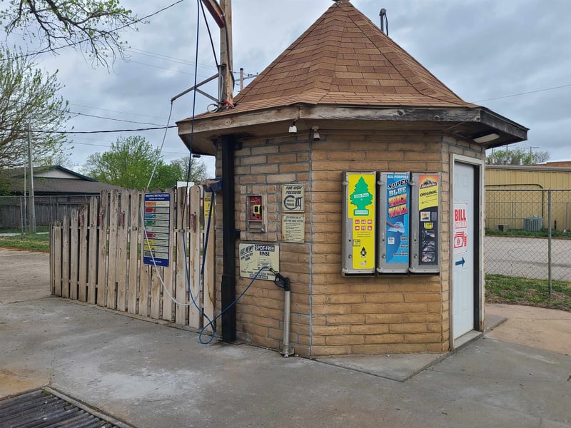 106 S Washington St, Marquette, KS 67464