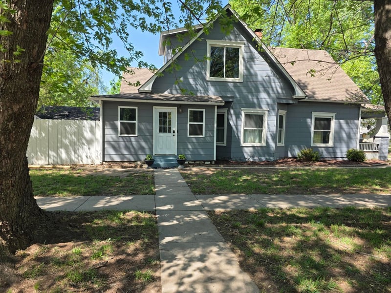 821 14th , Winfield, KS 67156
