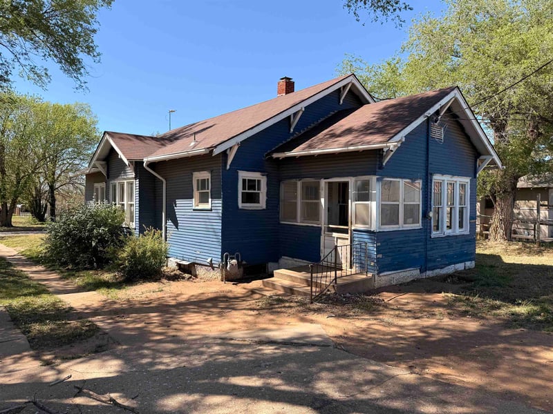 617 Bluff Ave, Anthony, KS 67003