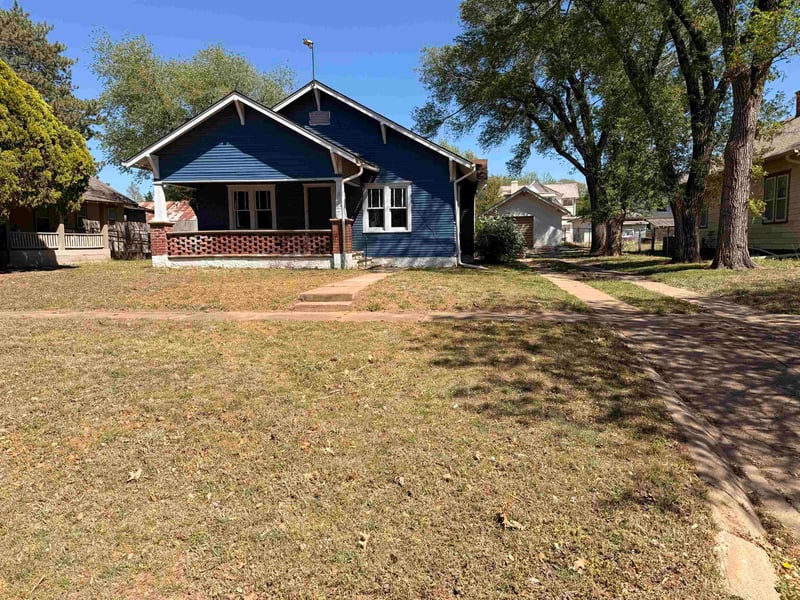 617 Bluff Ave, Anthony, KS 67003