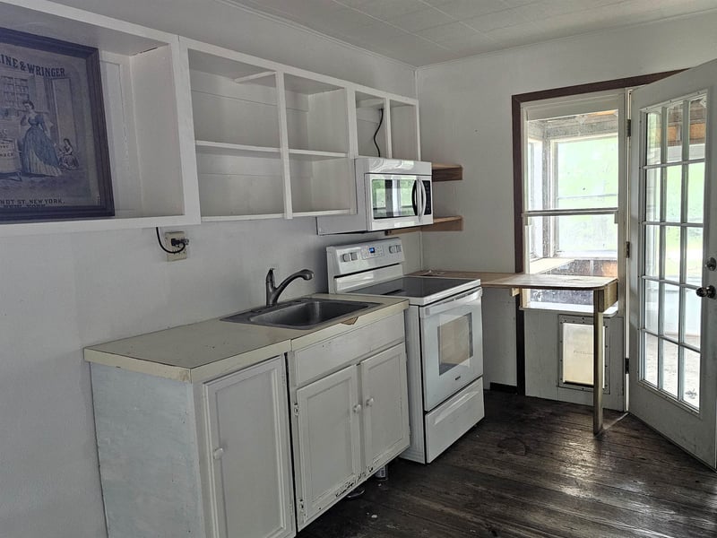 9 Sunflower Ln, Marquette, KS 67464