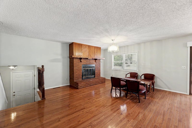 4051 Clarendon , Bel Aire, KS 67220